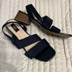 Jones New York Women's navy Sandals